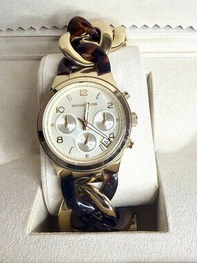 Michael Kors Runway Watch MK-4222 Womens Petite Wrist 38mm Chronograph Chain